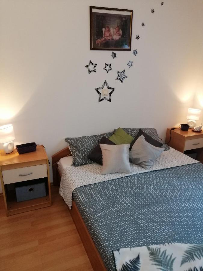 T&D Apartmani Pula Luaran gambar